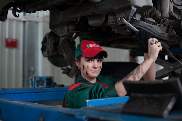 young mechanic car service