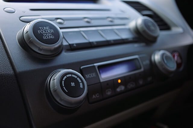 air conditioning to cool car summer