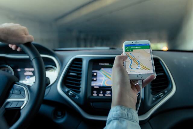 smartphone satellite navigation map