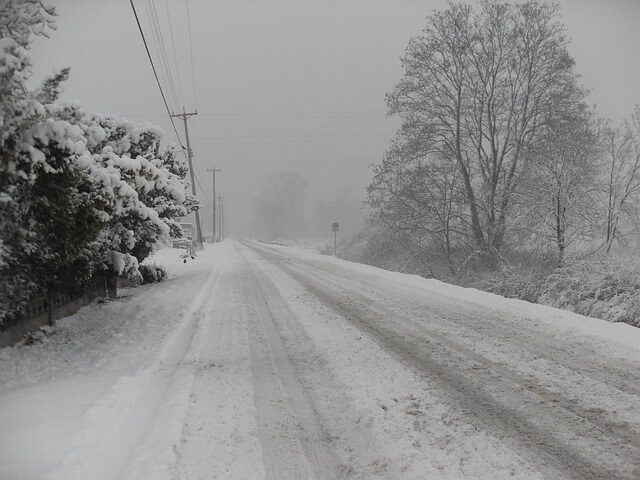 snowy winter driving coonditions